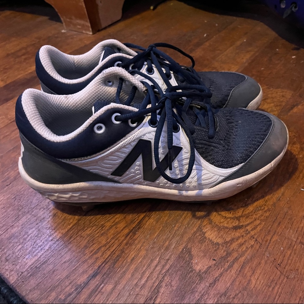 New Balance Baseball Cleats, Mens Size 9.5